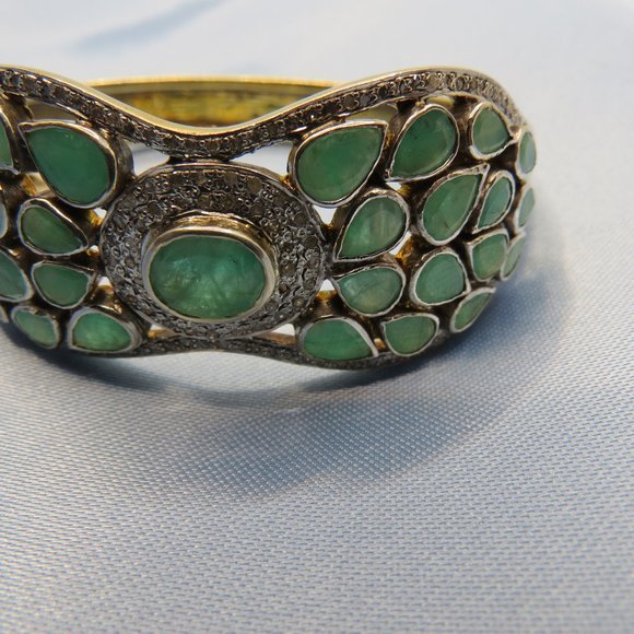 14k Gold Diamond & Emerald Bangle Bracelet - Picture 4 of 4
